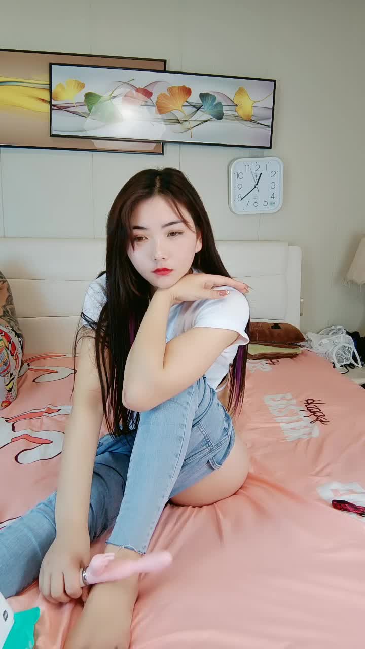 极品高颜值女神多功能小甜甜直播