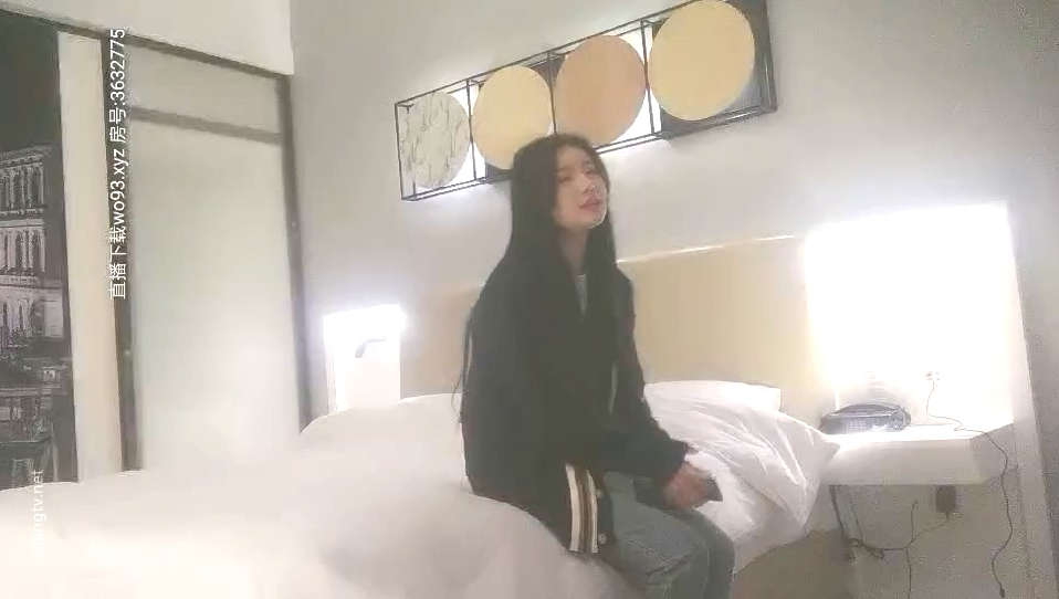 全国探花约啪清纯大眼睛妹子，眼睛会说话，脱了衣服竟然有纹身，妥妥反差婊