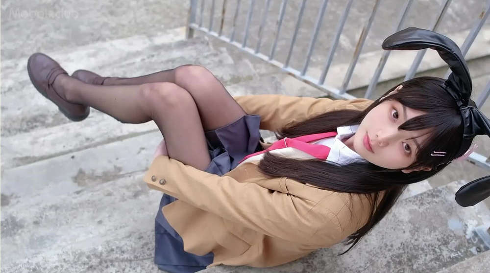 青春无敌，纯情制服露脸美少女，玉足性感黑丝