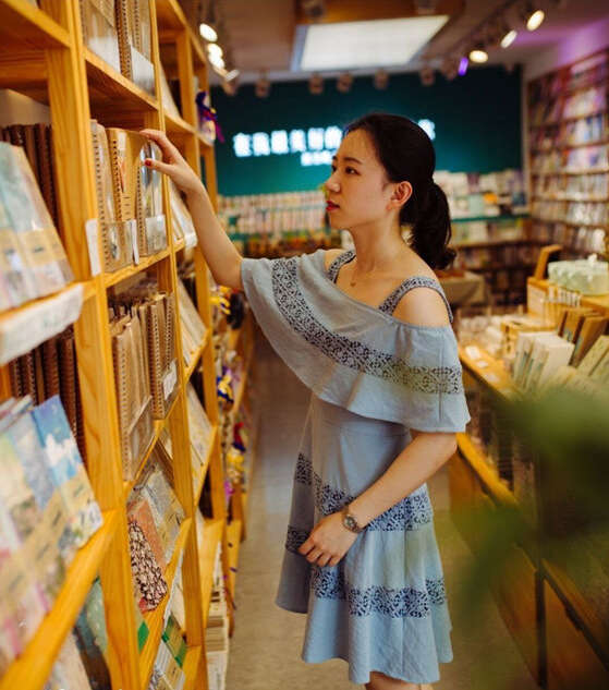 【某某门事件】第448弹 青岛少妇❤️谢梦娜❤️一边玩游戏一边做爱