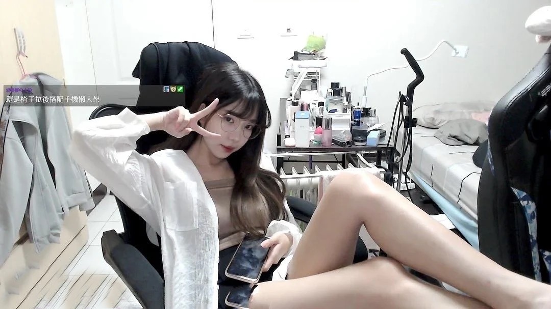 疯传LOL闪电狼职业电竞队【脏悠】女子战队中路选手女神小姐姐 不雅私拍流出