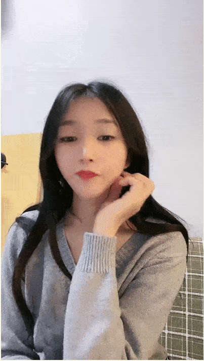 新人下海长腿妹妹！脱光光一览无余！翘起屁股摆弄