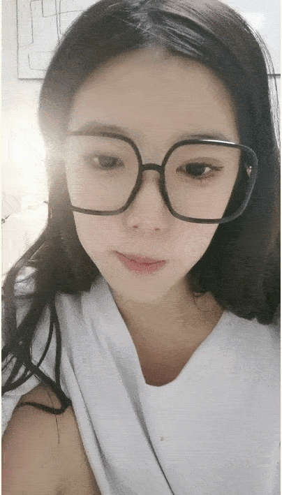 19极品尤物学生妹，黑框眼镜非常清纯