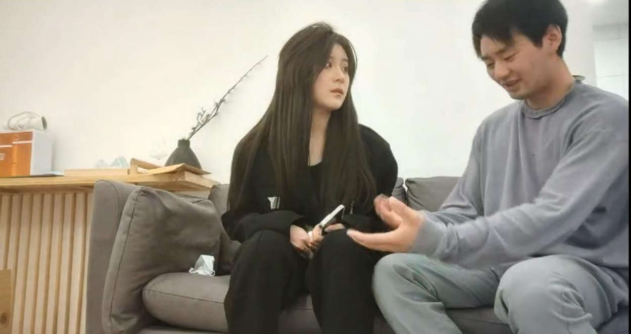 【哥现在只是个传说】小秋上场00后大圈美女神似迪丽热巴佳人黑丝干得秀发凌乱