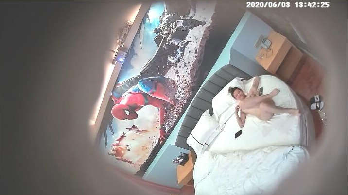 经典酒店偷拍 一周超长录制情侣开房，每天都做爱，极品美女多次高潮累瘫了