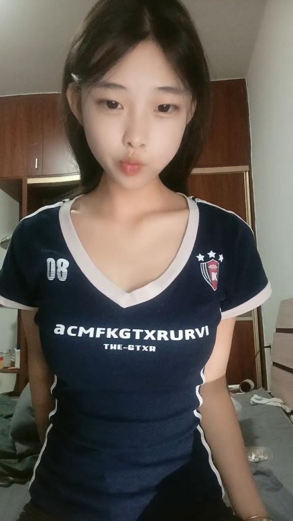 甜美大學生的極品誘惑，全程露臉白絲情趣，揉奶玩逼聽狼友指揮