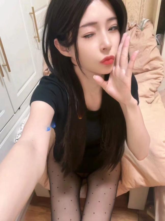 极品高颜值嫩妹【甜甜的小丝】私人定制高价