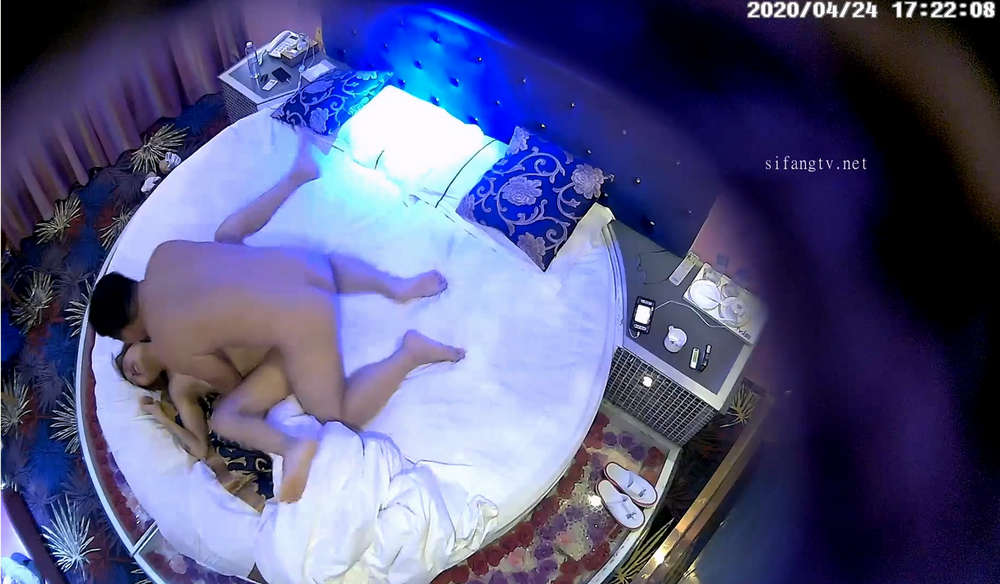 经典酒店偷拍 榜上大款的纹身美女