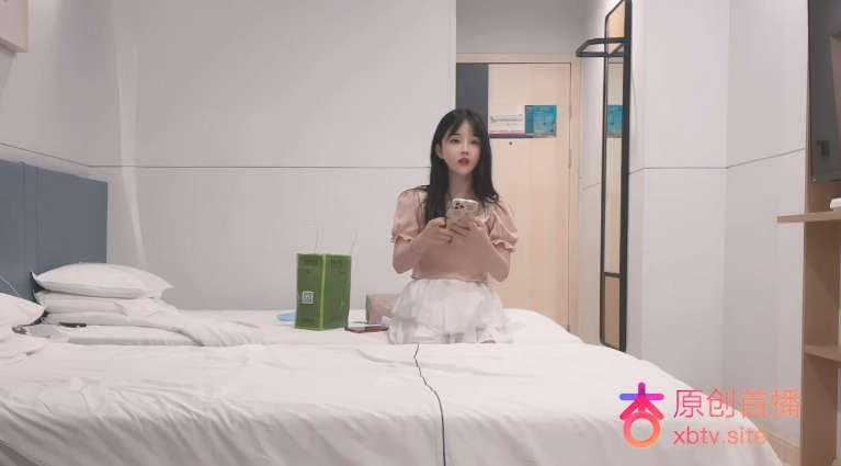 【AI画质增强】『老王探花』约了个极品兼职学生妹，颜值超高非常清纯