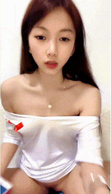 校花级美女大学生兼职直播赚外快，全程露脸诱惑发骚