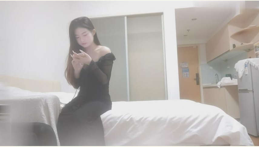 大神辟帝探花 酒店約炮黑色長裙極品外圍女大燈晃眼