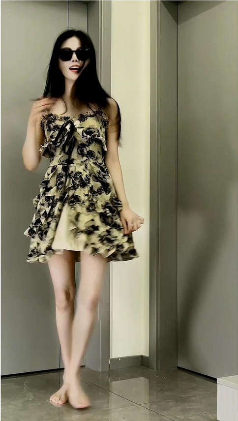 泄密流出❤️反差婊苗条C杯甜美白皙妹子【晚晚】与男友自拍性爱视频