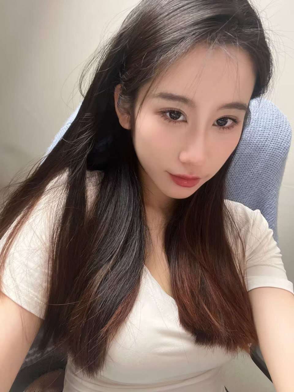 健身美女极品蜜桃臀，在审核很严交友群里流出被调教性爱视频