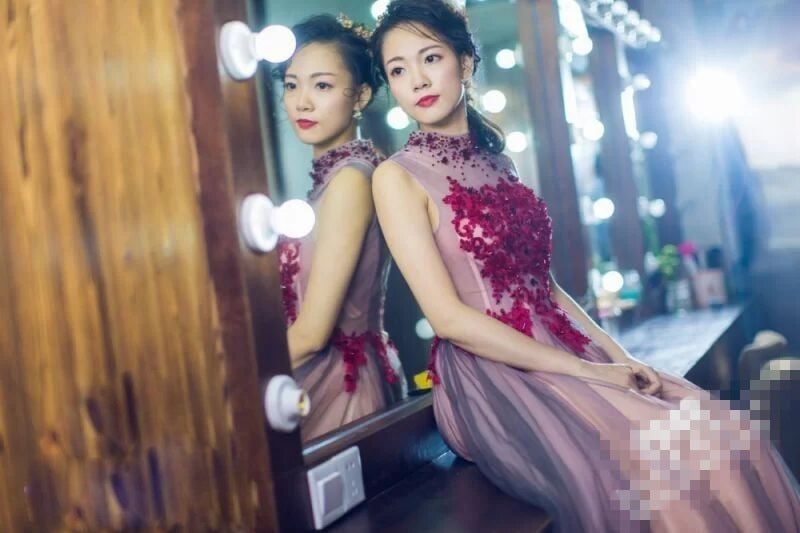 天津医护陈梦园爱玩绿帽 和老公一起找单男视频流出[112P/40V/2.59G]