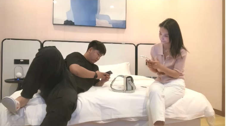 小宝寻花美容院兼职小姐 漂亮兼职小姐姐 昨天才见今又约！