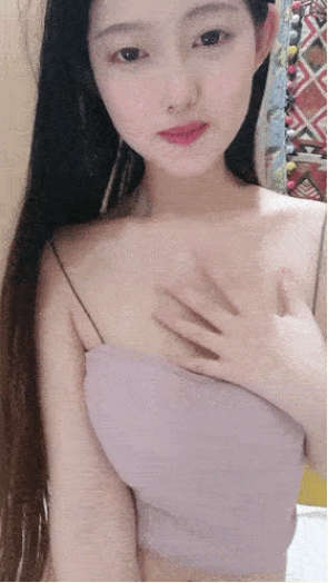 缠绵悱恻的颜值难让人不爱 这清纯的自慰表情好勾引人