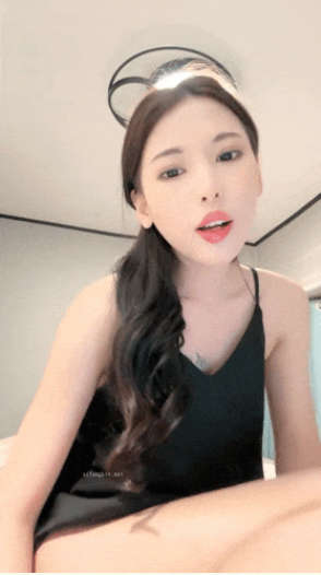 很火爆的女神回歸顔值區了翻版柳岩貌美如花