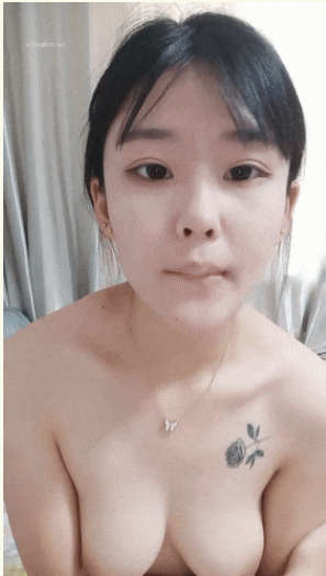 重磅清晰小学妹小灵儿道具调教爽青涩腼腆爱笑乳房又挺又粉
