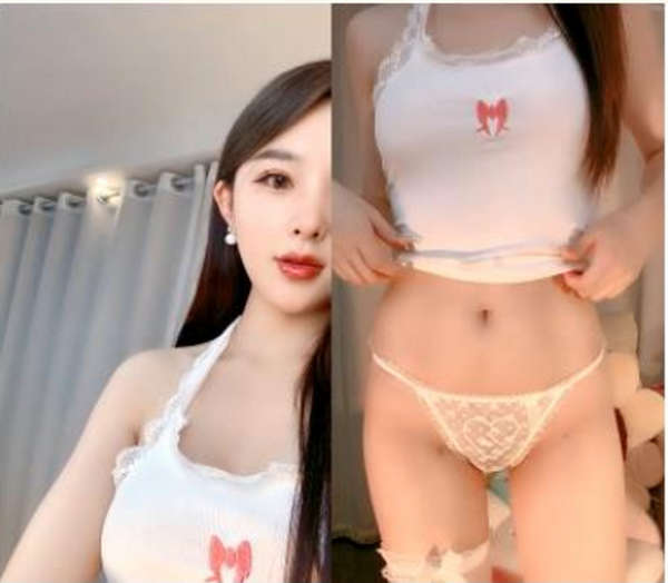 完美好身材极品模特露脸了激情大秀直播白丝诱惑美臀美脚