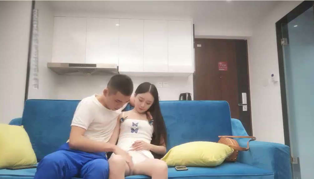 千人斩星选包臀裙长发花臂纹身妹子
