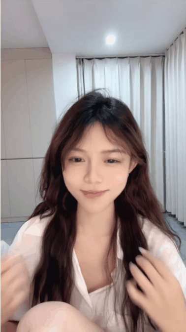 绝对天花板的女神 人美逼嫩咪咪酱脱光光大秀