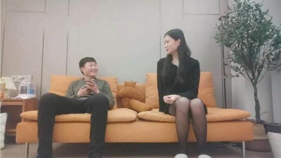 纹身哥酒店重金约炮极品黑丝大长腿小姐姐
