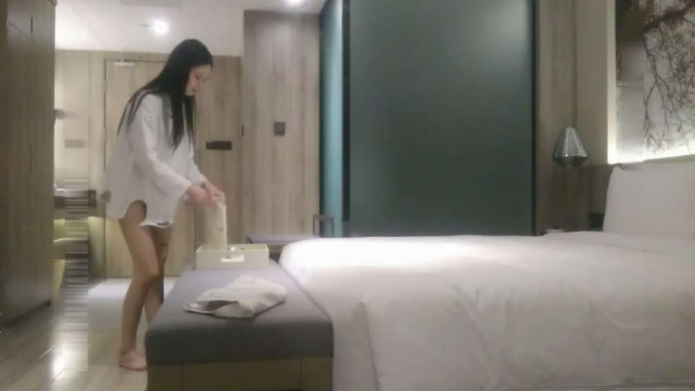 4位数约的美腿苗条大学生妹子