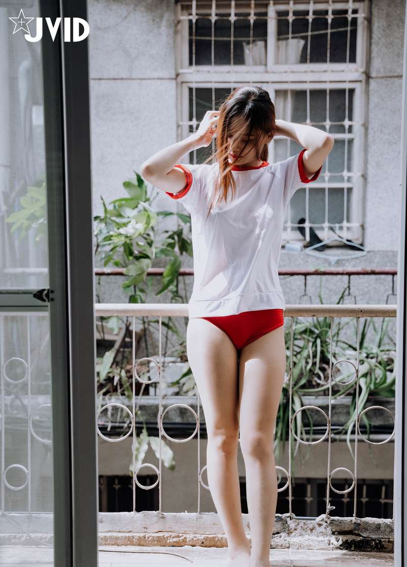JVID在校清純女生的私拍