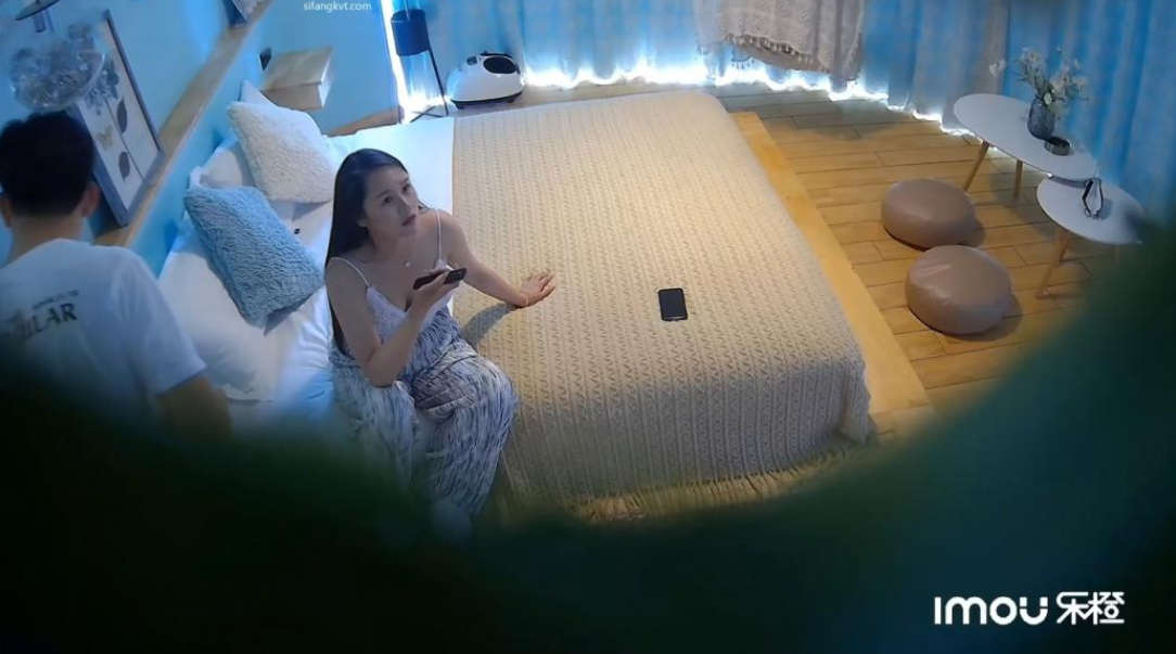 主题酒店偸拍情侣开房造爱，长发气质御姐，肤白人美胸大