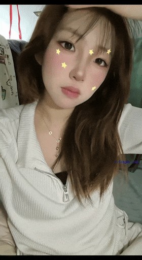 【男友泄密】，20岁大三学生妹，D罩杯大奶子，清纯反差还是个眼镜婊