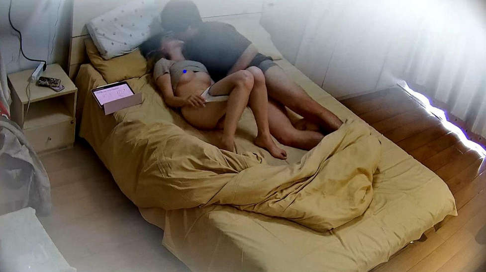 最新流出❤️大学城附近酒店摄像头偷拍❤️大学生情侣高颜值小仙女（9V)