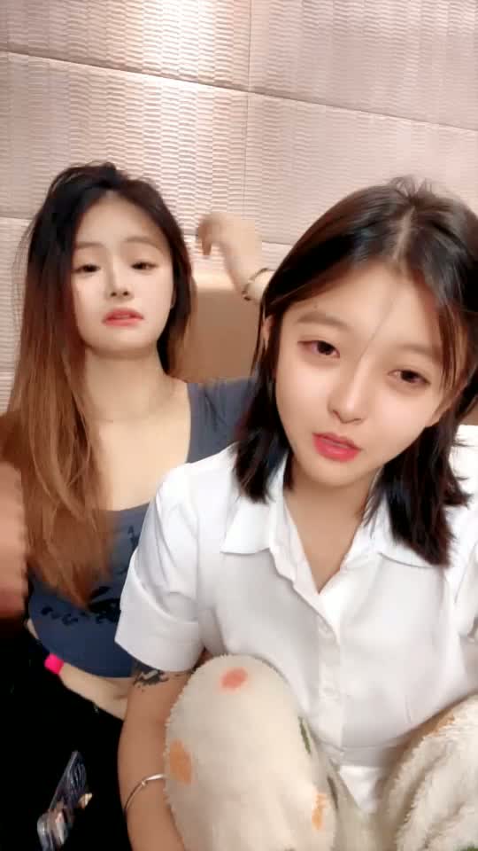 源源带新姐妹让大哥玩双飞