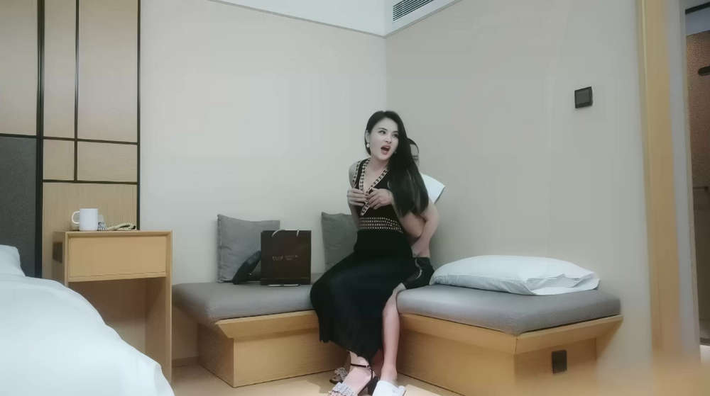 【AI增强】利哥探花精品作之170极品少妇第1部1009仅一场极品少妇大长腿黑丝做爱全是水