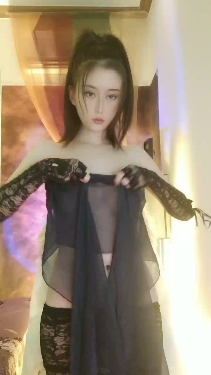 逼逼镶金边的颜值女神，全程露脸丝袜情趣诱惑