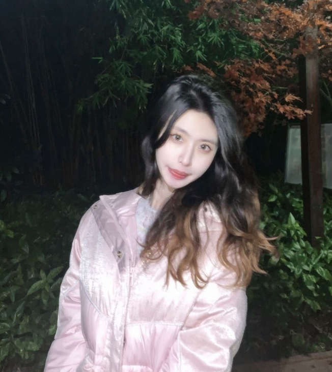 哈尔滨师范大学 汪熙妍，清纯辣妹，超级反差[100P/17V/613M/]