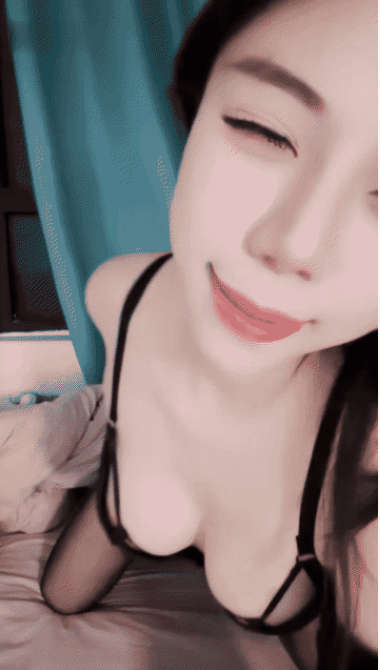 小鱼清纯女校花是个极品炮架蜜穴多汁 酥胸诱惑 丝袜美腿 真是美到爆炸