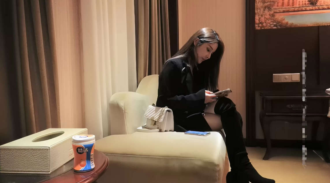 【AI增强 】文轩探花 极品美模 秀发飘飘白皙胴体