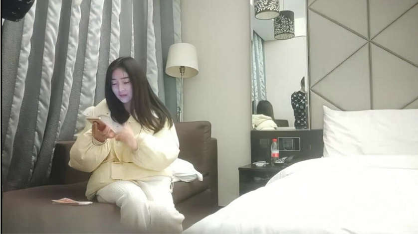 丰乳肥臀骚货，极品肥臀简直完美