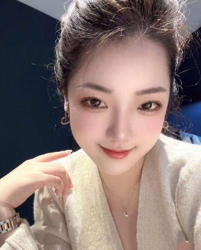 梁菲.锡华夏家具港.惊人大瓜.新中源瓷砖店女销售.附微笑聊天转账记录[11P/1V/455M]