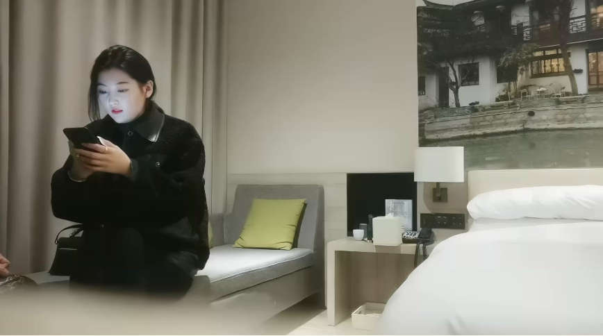 【AI增强】利哥探花之180清冷女神第二场，丝袜半穿诱惑倍增