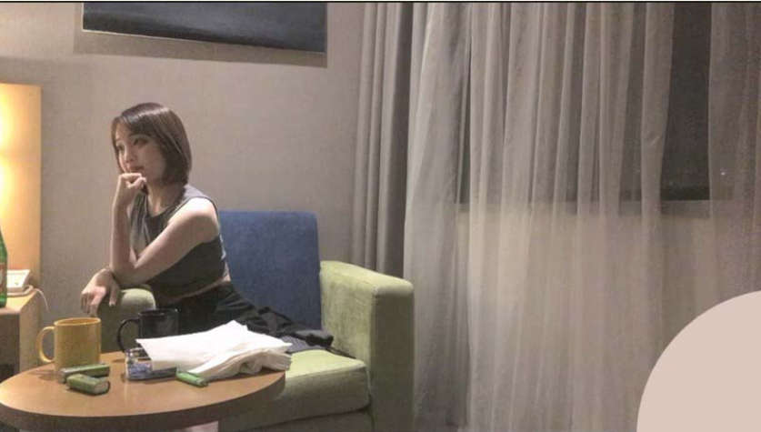 小哥酒店重金约炮刚刚出来兼职的漂亮川妹子