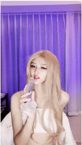秒杀网红女神小雨有点热 尤物裸舞