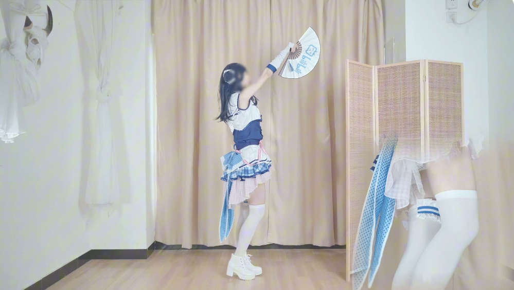 极品反差美少女埋导演最新作品，COSER水团上裸舞
