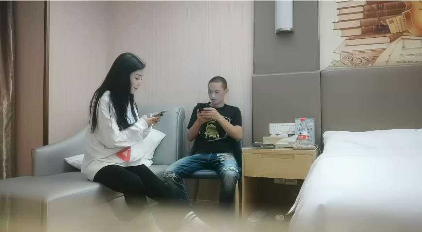 经典作之瑜伽裤黑丝极品大长腿