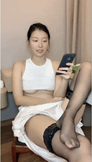 清纯女神蜜桃淳神似江疏影温婉佳人不开美颜一点也不吝啬大尺度三点