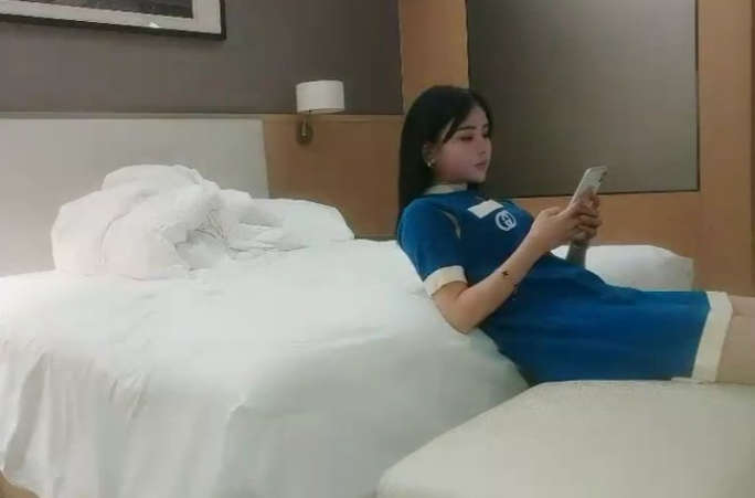 李寻欢探花约了个高颜值KTV妹子
