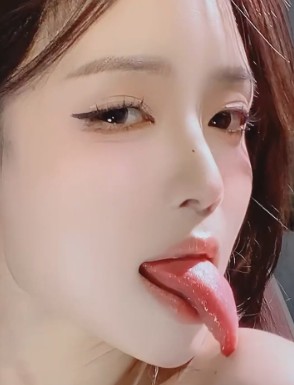 祝小花 轻拢慢捻抹复挑 从此君王不早朝 【舌舞】