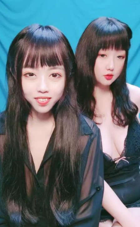 一龙二凤巨乳姐妹花！双女舌吻摸奶！