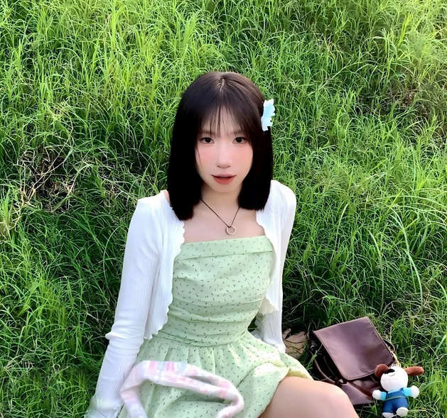 成都幼师甜妹 贾琳琳[10V/12P/128M]