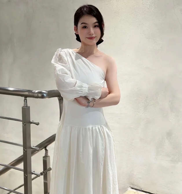 【原档无水印】山东青岛女神 吴雯 纯外表下隐藏反差，三亚私拍视频泄露[33V/3G]